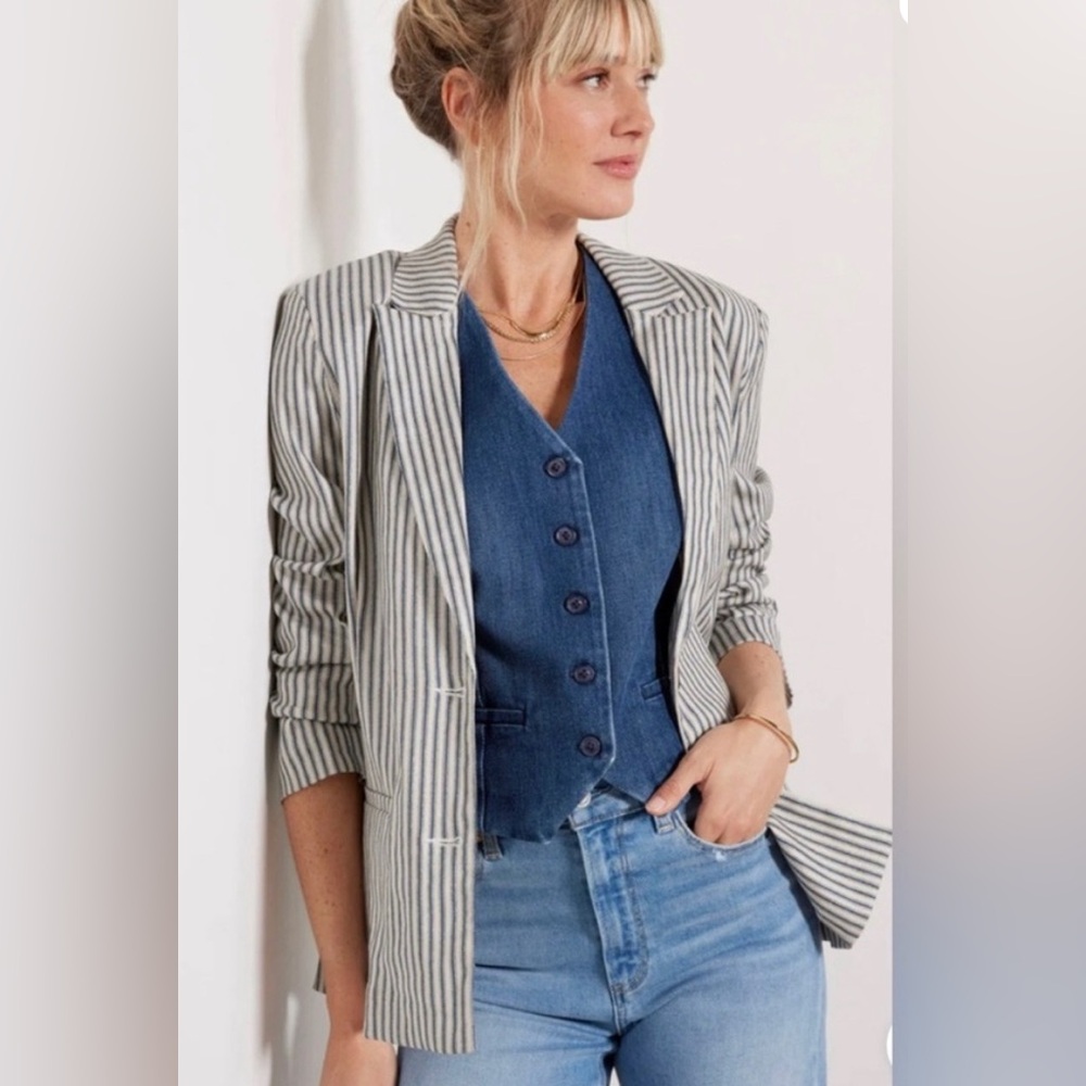 Evereve Striped Gray and White Blazer